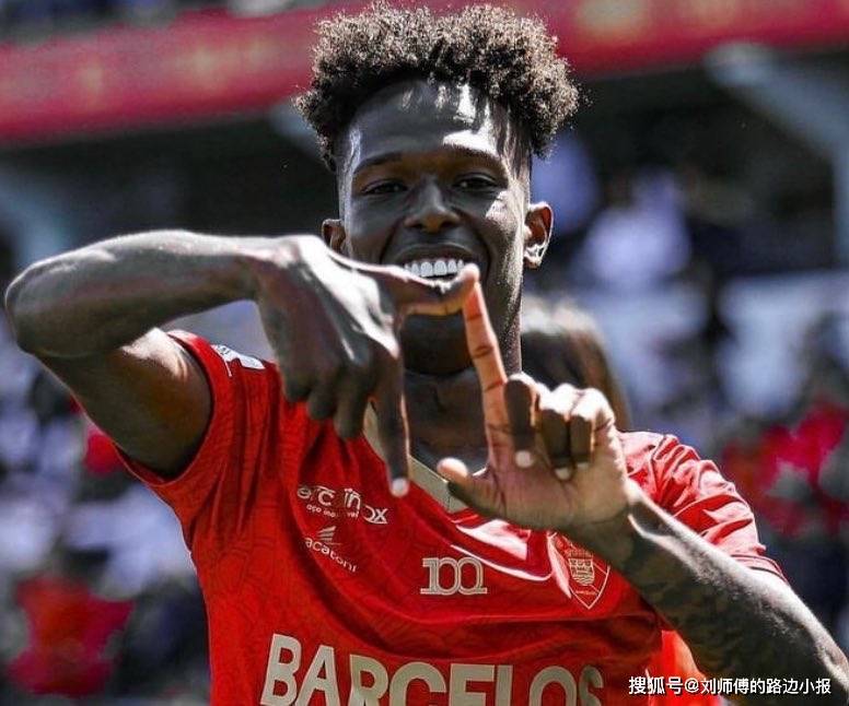 法甲新援涌现,葡翼加盟里尔;意甲豪门瞄准巴西新星